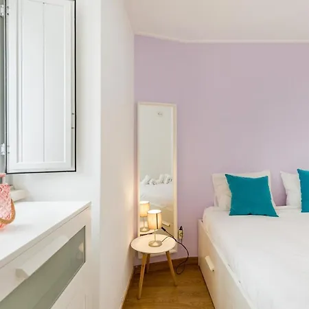 Casinha Do Elevador Feriehus Nazaré